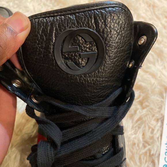 GUCCI Red & Green Logo Stripe Hi-Top Black Sneaker